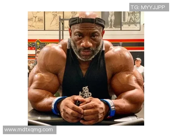 男足球明星展现力量与魅力的肌肉照片合集，尽显运动员的健美风采与拼搏精神